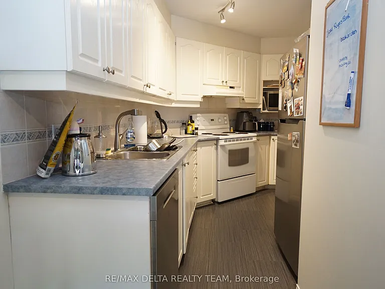 525 Lisgar St #7 — Photo 5