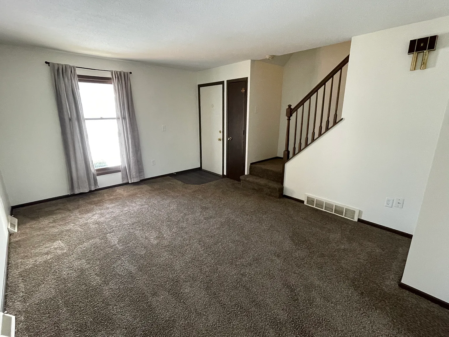 2 bed, 1.5 bath, 1206 sqft, $1,550 — Photo 4