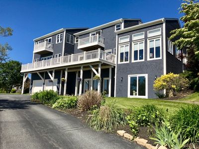 26 J H Dwyer Dr, Middletown, RI, 02842