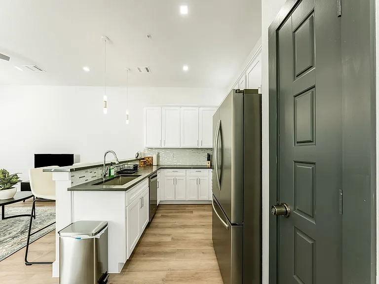 1004 Travis Ave #112 — Photo 9