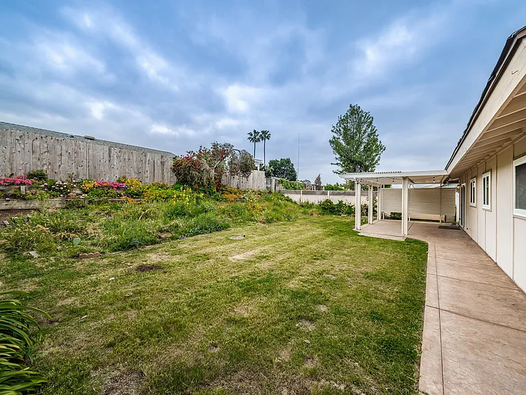 3747 Millikin Ave — Photo 31