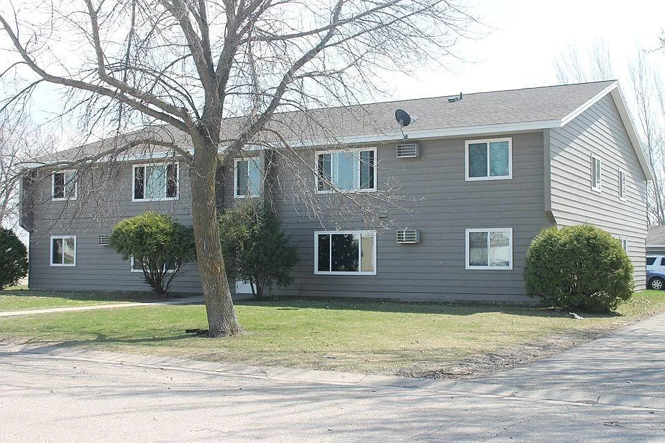1 bed, $705 — Photo 1