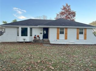 812 NE Swann Rd, Lees Summit, MO 64086
