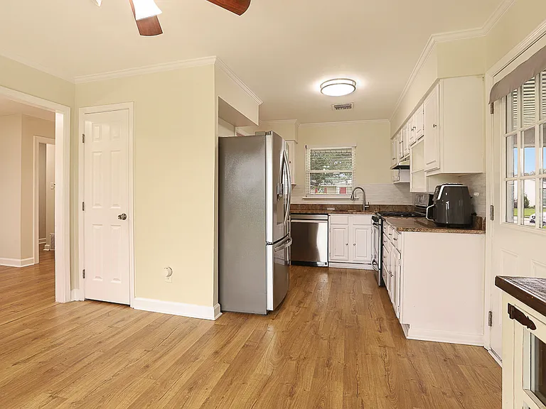 5716 Boutall St — Photo 2