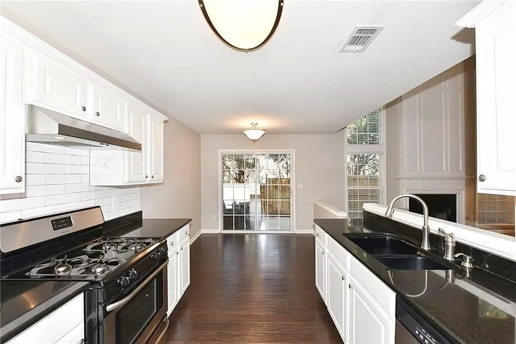 703 Melilot Ln — Photo 2