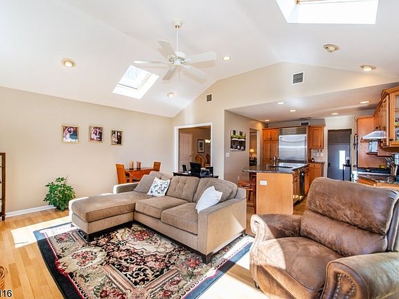 2nd image of 29 Long Acres Rd