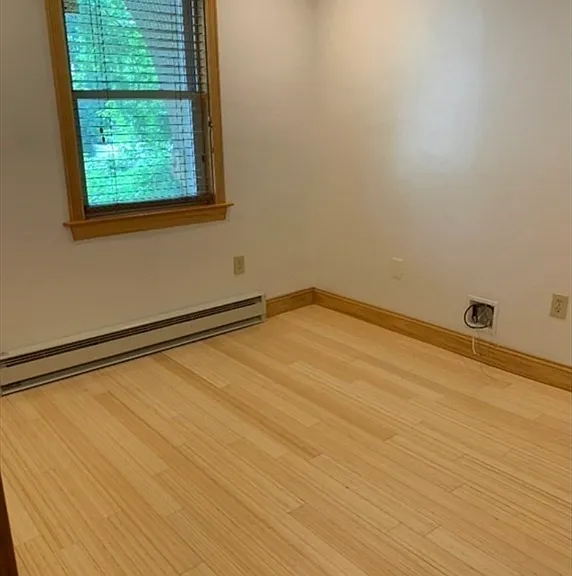 229 Everett St #8 — Photo 10