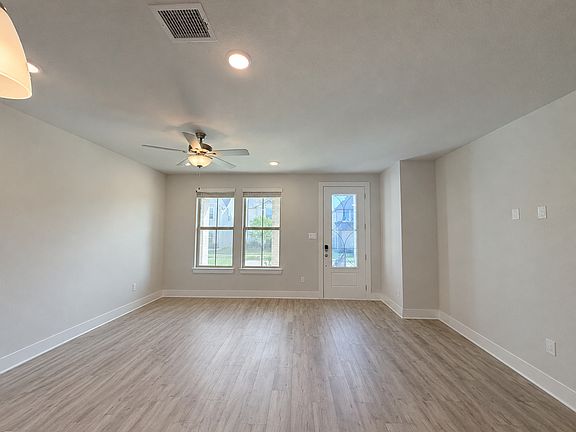 5th image of 3104 Eddington Dr