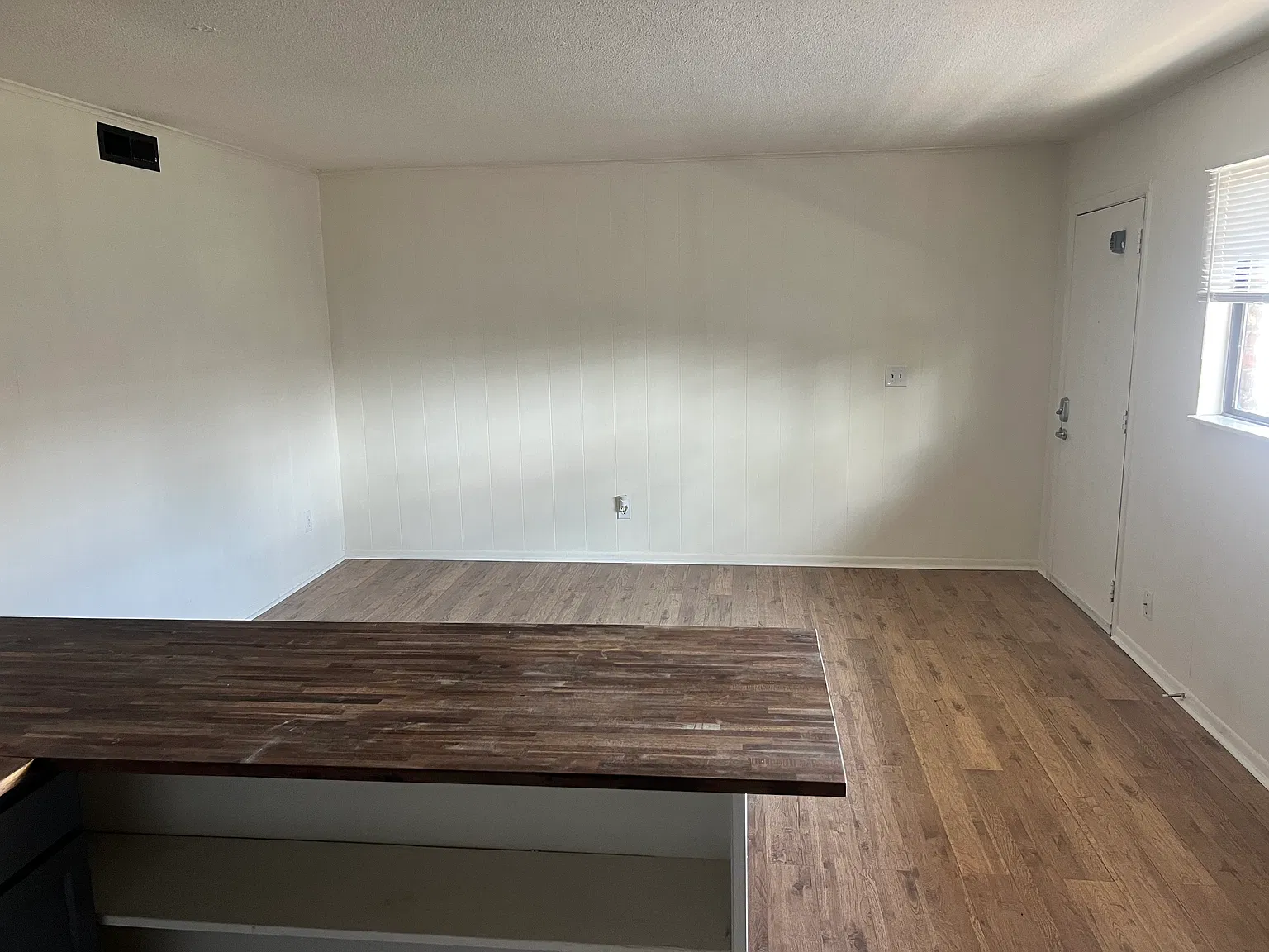 2 bed, 1000 sqft, $1,600 — Photo 3
