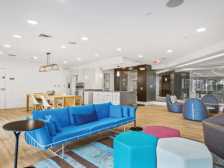 Axis Admiral's Hill Apartments — Photo 15