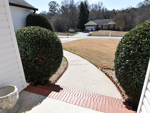 5th image of 229 Timber Ln