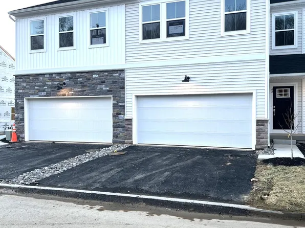 42 Four Leaf Dr, Downingtown, PA 19335