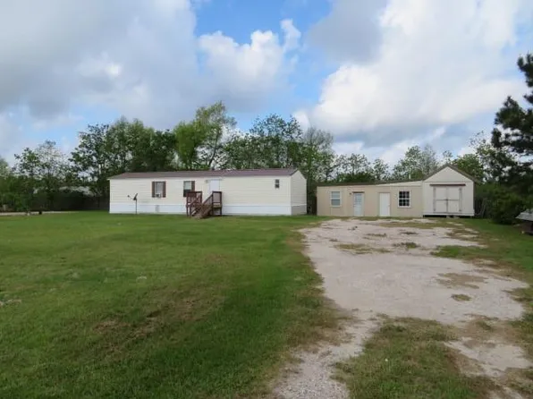 70 County Road 3479h, Cleveland, TX 77327