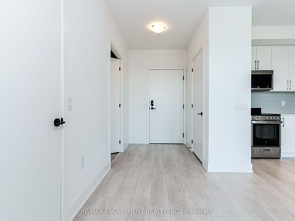 4th image of 2450 Old Bronte Rd #614