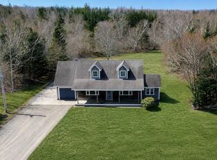 47 Riverdale Dr, Yarmouth, NS B5A 5J8