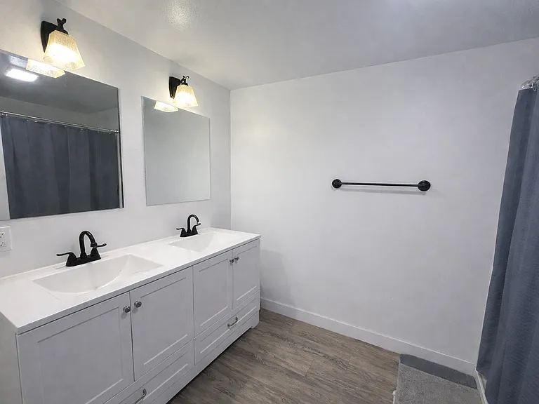 2708 N Depot St — Photo 4