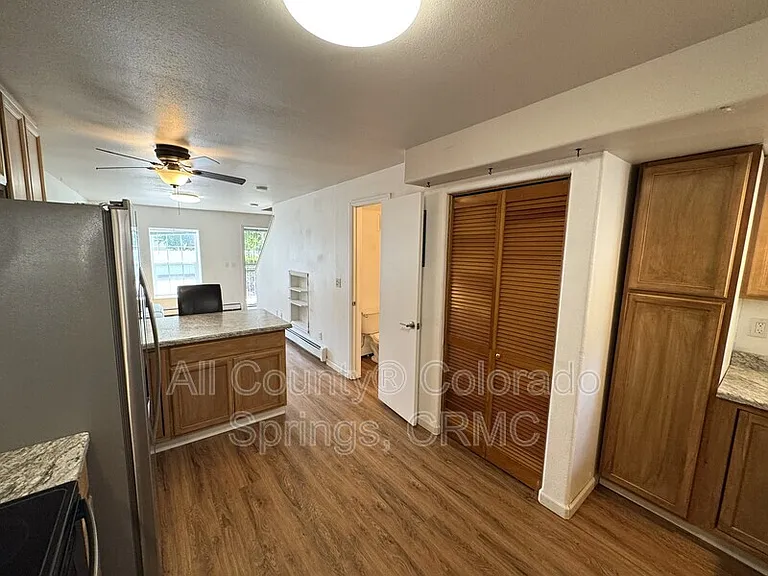 565 W Dale St — Photo 6