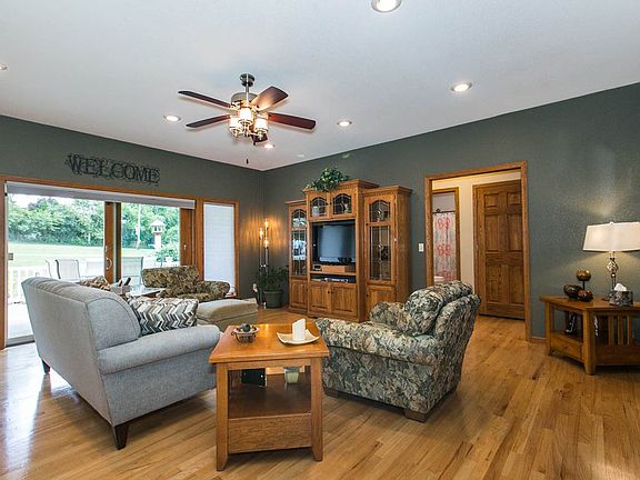 3rd image of 11871 Deer Valley Trl