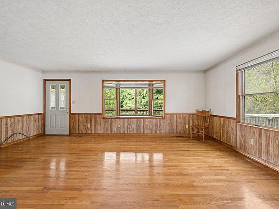 4th image of 3446 Deneen Rd