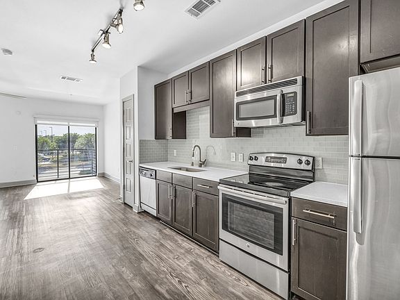 Axis 3700 Apartments in Plano, Texas