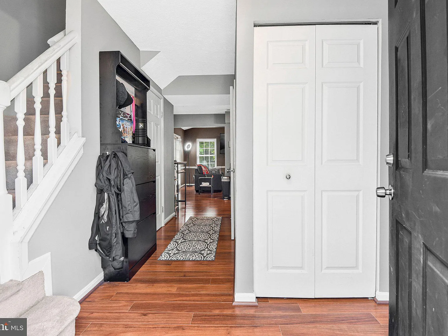 3 bed, 2.5 bath, 1576 sqft, $2,800 — Photo 2