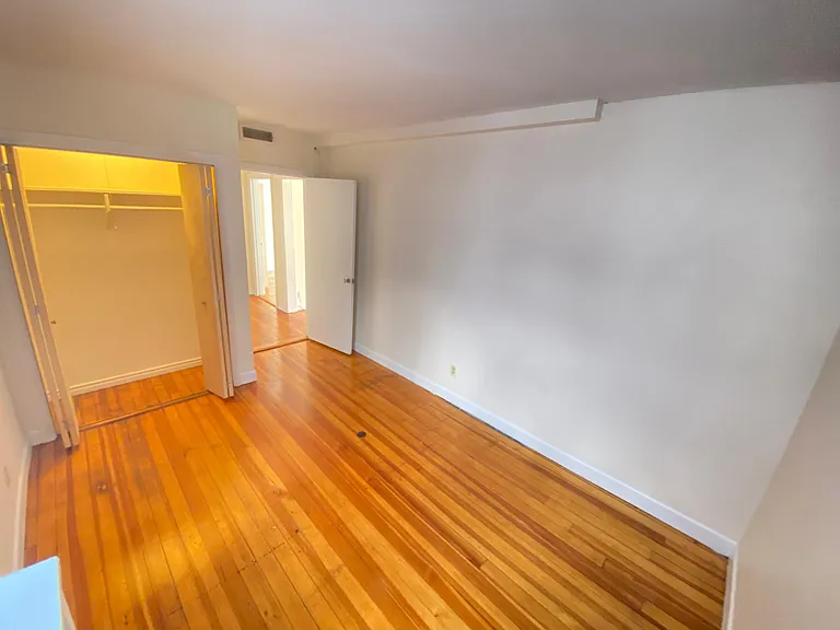 1121 Commonwealth Ave — Photo 11