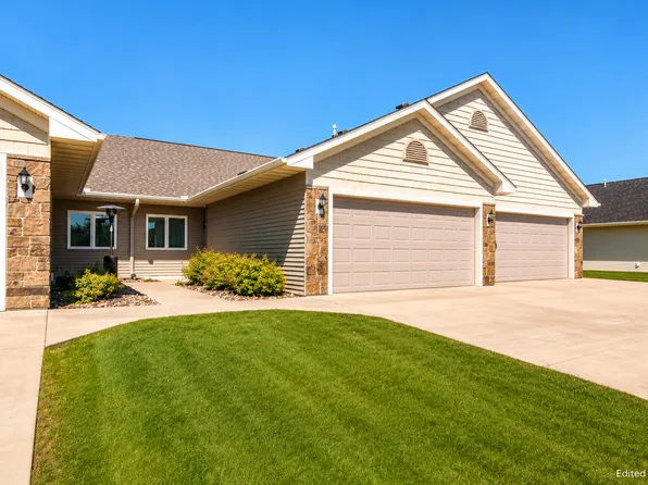 1657 Gunston Dr APT B, New Richmond, WI 54017