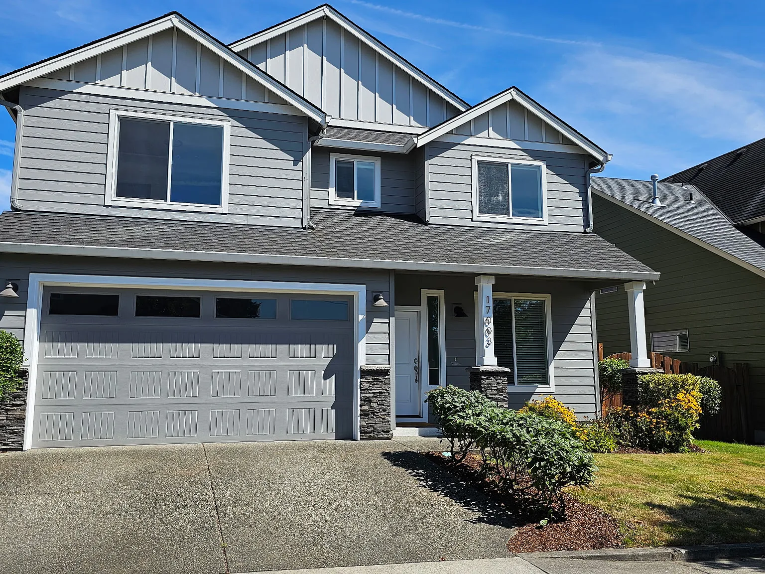 4 bed, 2.5 bath, 2378 sqft, $3,250 — Photo 1