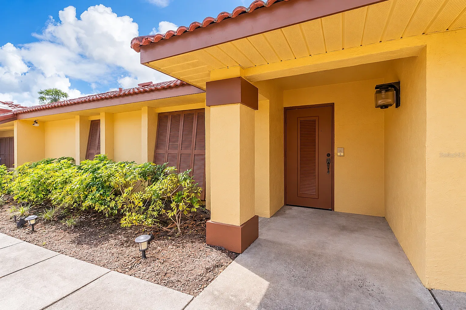 2 bed, 1250 sqft, $1,850 — Photo 1
