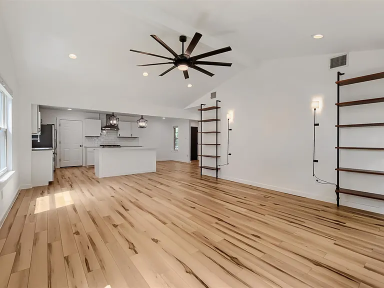 2608 Piping Rock Trl — Photo 7