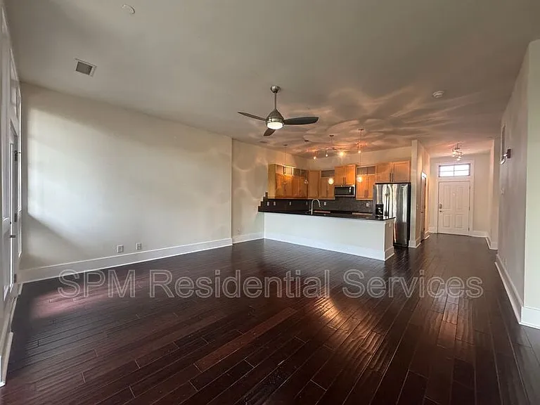 801 N 4th St #302 — Photo 6
