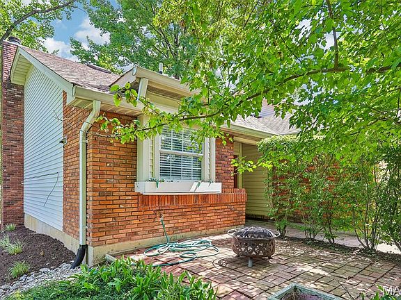3rd image of 12948 Autumn View Dr