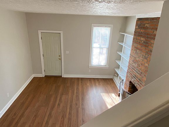 4th image of 300 W 3rd Ave