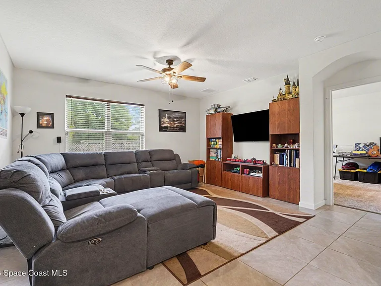 1563 Leeward Ave SE — Photo 16