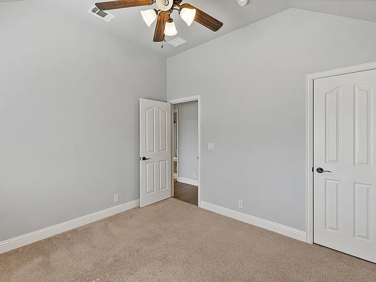 300 Kelvington Dr — Photo 27