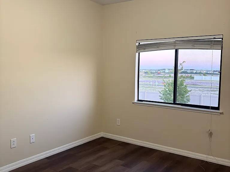 9656 Doris Ln — Photo 3
