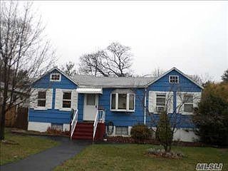 2nd image of 440 E John St