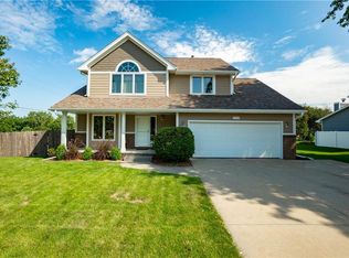 9913 Quail Rdg, Urbandale, IA 50322