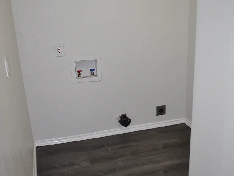 108 Hilltop Dr — Photo 10