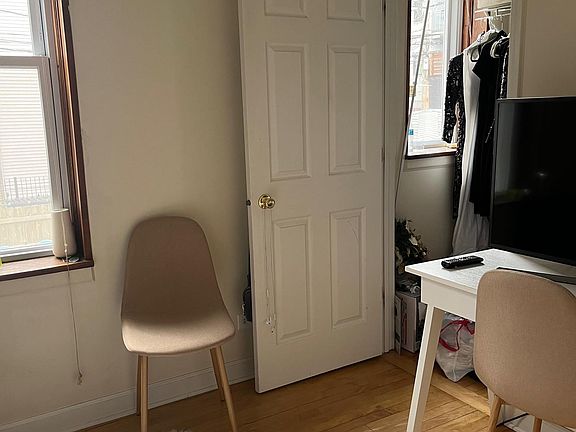 4th image of 2217 W Rice St #1R