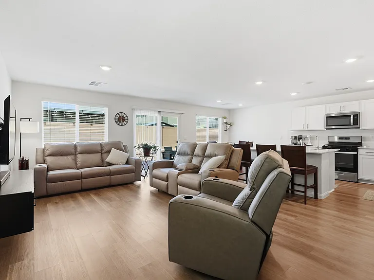 1502 Brianna Falls Dr — Photo 23