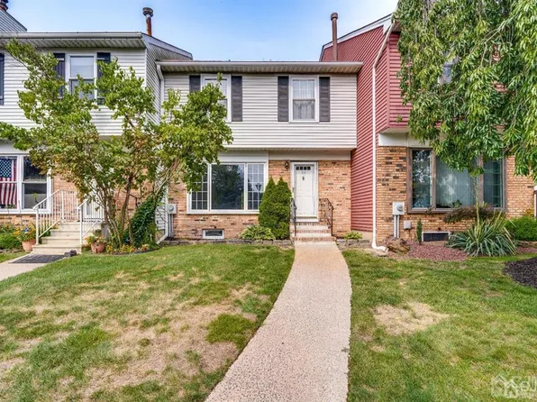 111 Pendleton Pl, Old Bridge, NJ 08857