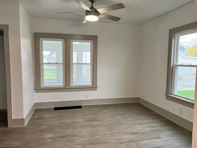 211 Columbia St — Photo 23