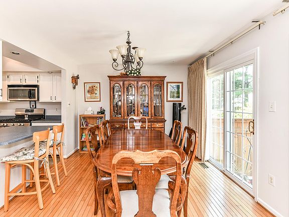 4th image of 3848 Waythorn Pl