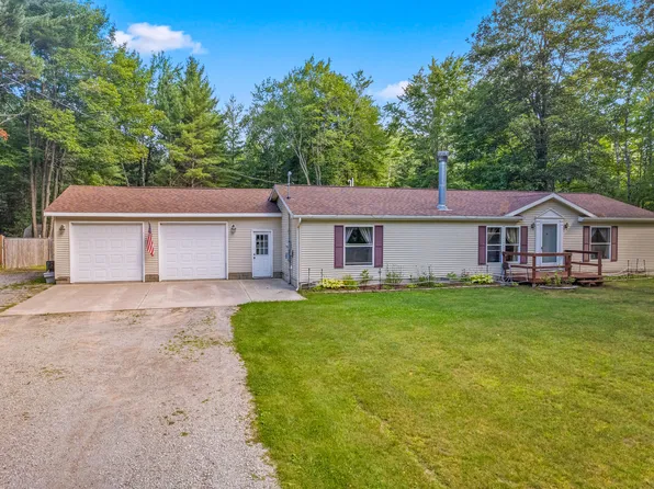 718 Skiview Trl, Gaylord, MI 49735