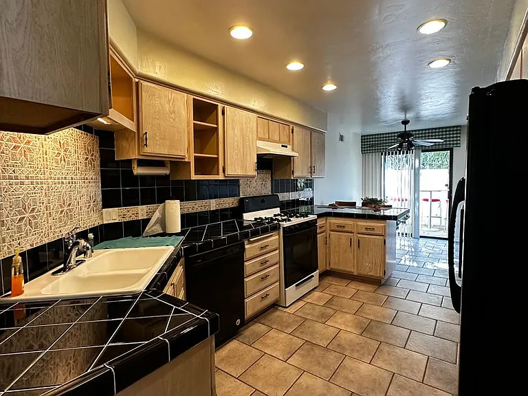 9594 Lamar St — Photo 3
