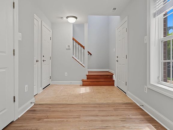 5th image of 643 Pullman Pl