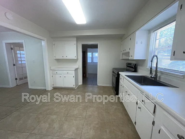 227 Palm Ave — Photo 10