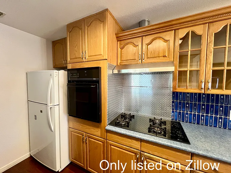 2318 Thompson Way — Photo 7