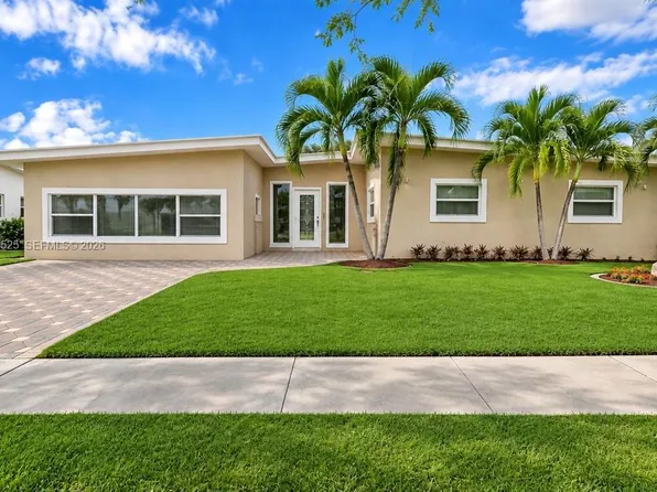 2251 NE 191st St, Miami, FL 33180
